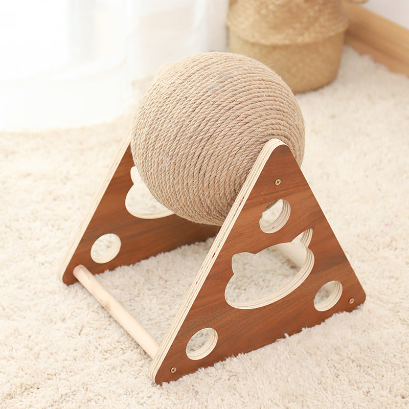 Tiragraffi in legno per gatti con corda di sisal e palline da gioco