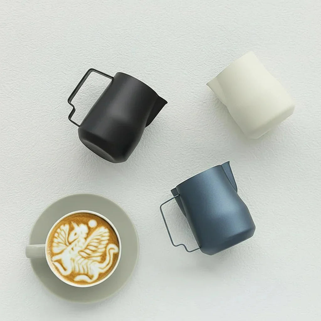 Pichet en acier inoxydable LATTEWHIRL pour mousser rapidement le lait