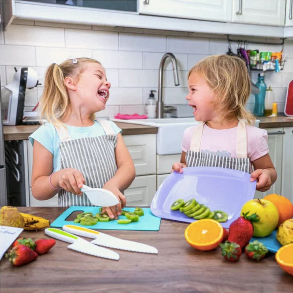 Malá kuchyňka Little Chef Montessori pro batolata k rozvoji samostatnosti a praktických dovedností