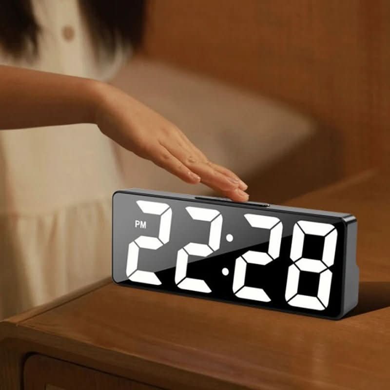 Budzik LED LumiTime z wyświetlaczem temperatury na stolik nocny