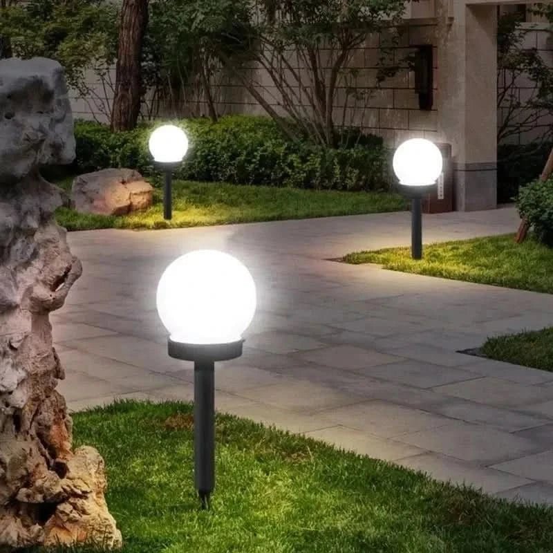 Round LED Solar Garden Light For Homes With Auto On Off And Energy Efficiency