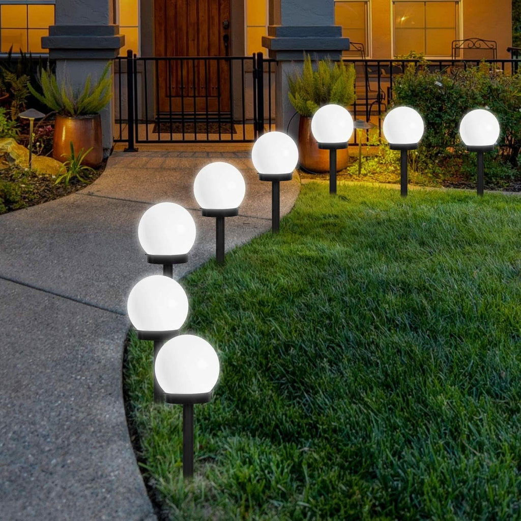 Round LED Solar Garden Light For Homes With Auto On Off And Energy Efficiency