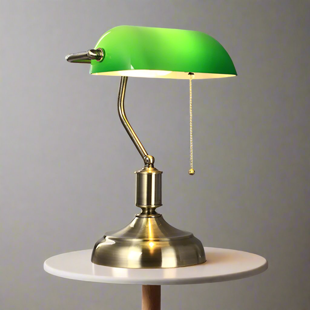 Lámpara de Escritorio Elara Lux para Oficina y Estudio con Vidrio de Estilo Europeo y Encanto Antiguo