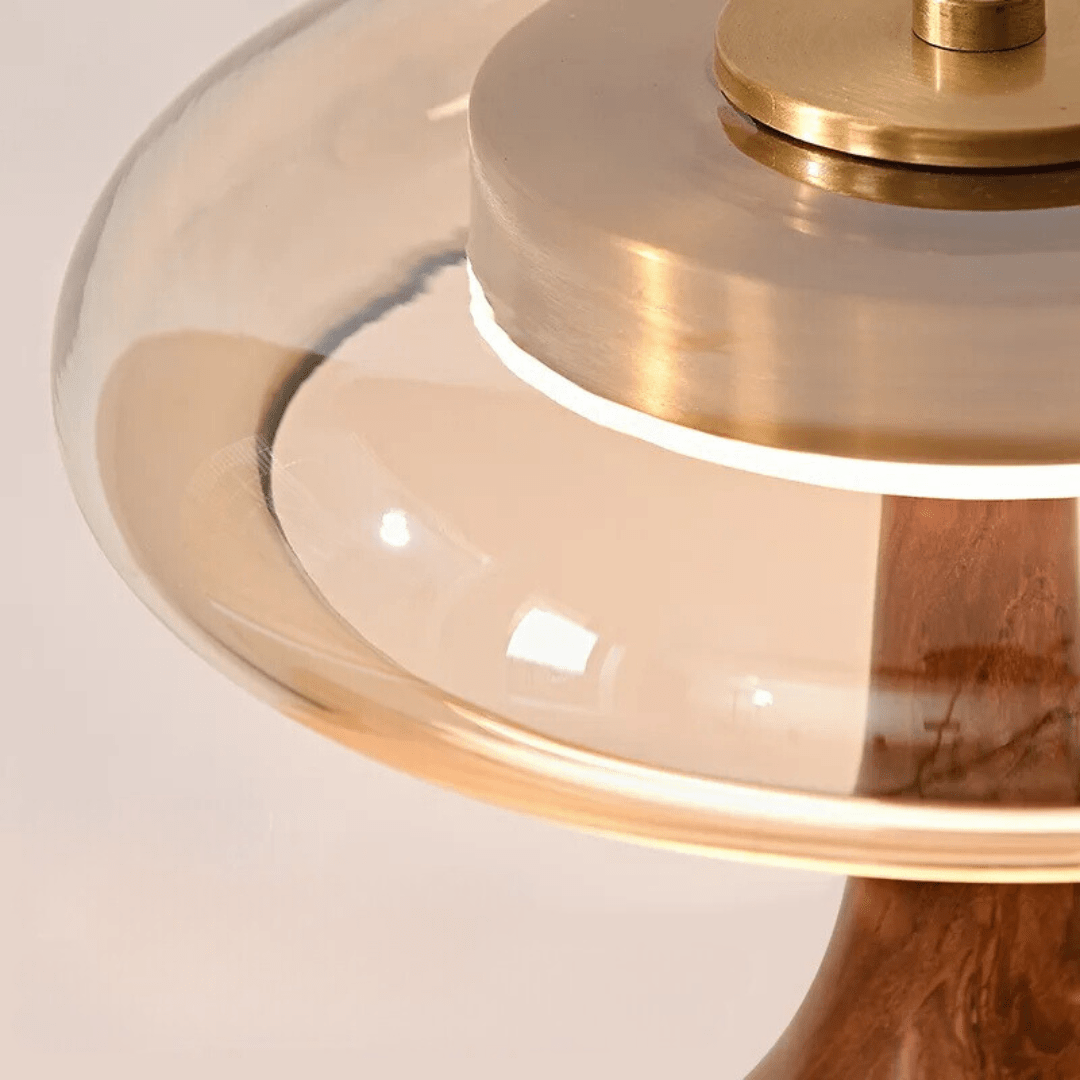 Collection Lampe de Table Lunara LED 12W Laiton Verre Bois de Cendre par Vrimlie