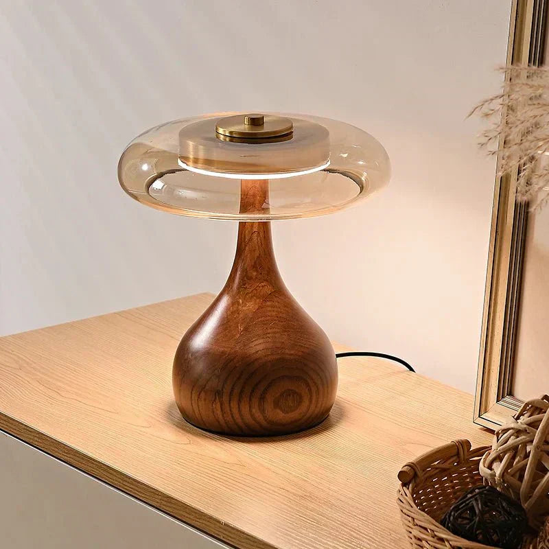 Collection Lampe de Table Lunara LED 12W Laiton Verre Bois de Cendre par Vrimlie