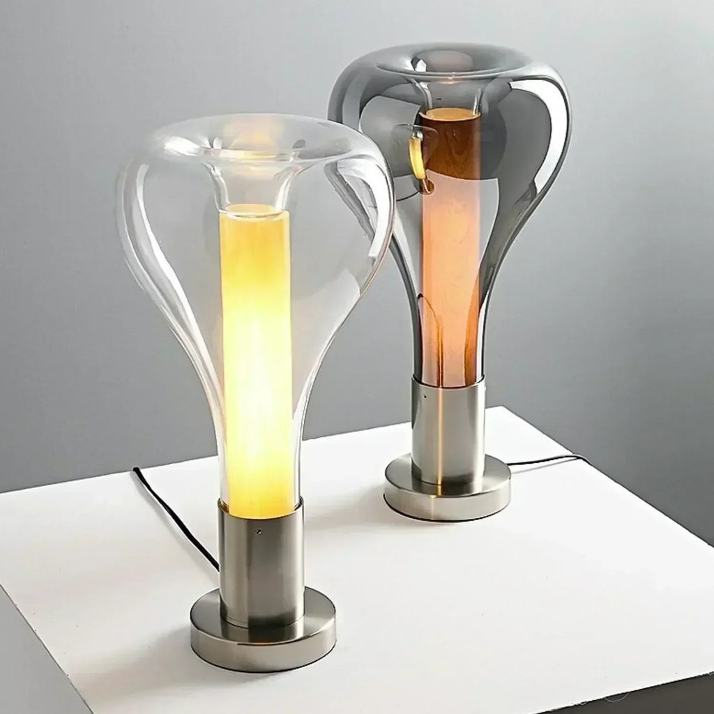 Aurelia Fluid Art-lampe med lava-inspirert glasskulptur og stemningsbelysning