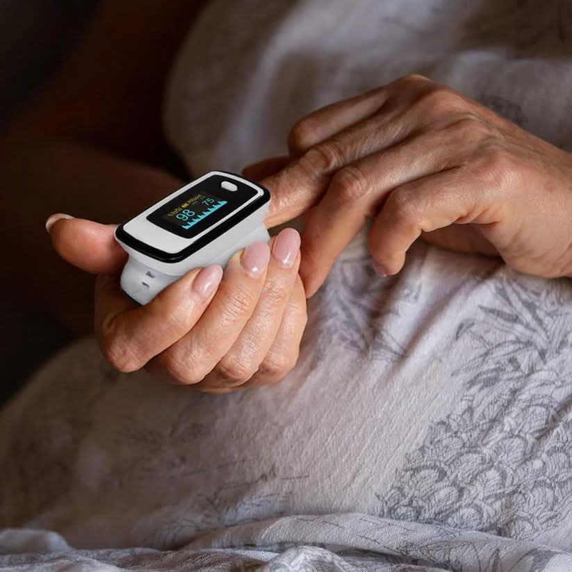 NovaPulse digitális ujjpulzoximéter pontos mérés otthonra és útközben