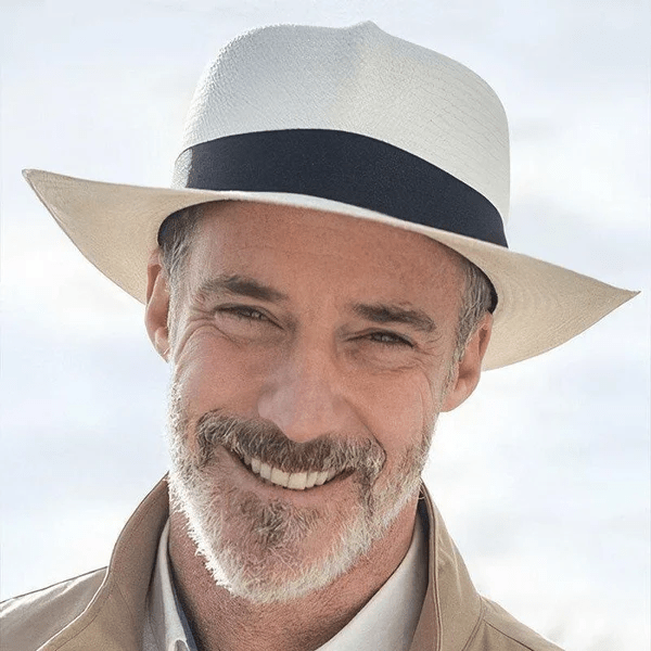 Ecuadoriansk elegance: Håndlavet Panama-hat