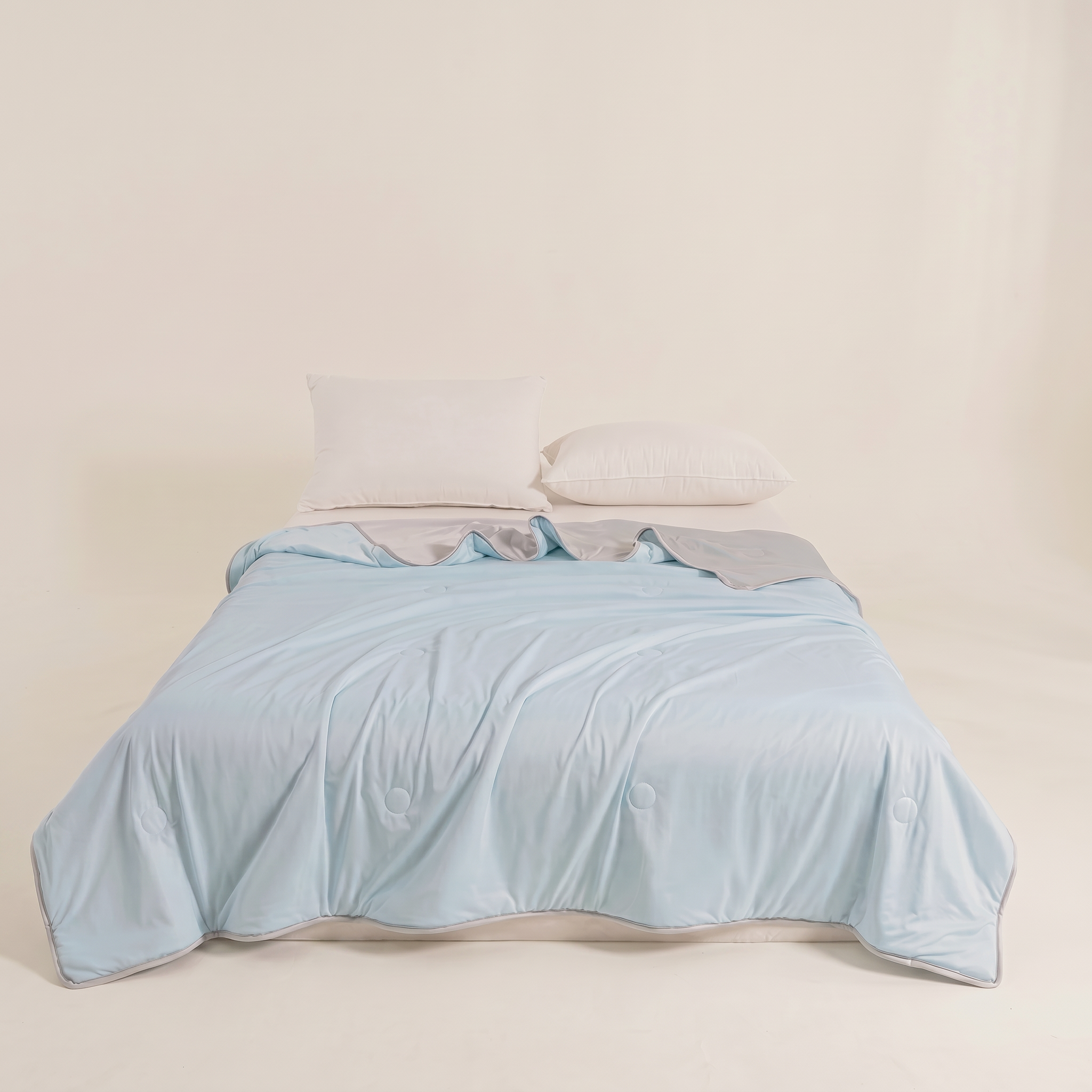 Lightweight Breathable Summer Comforter For Cool Nights