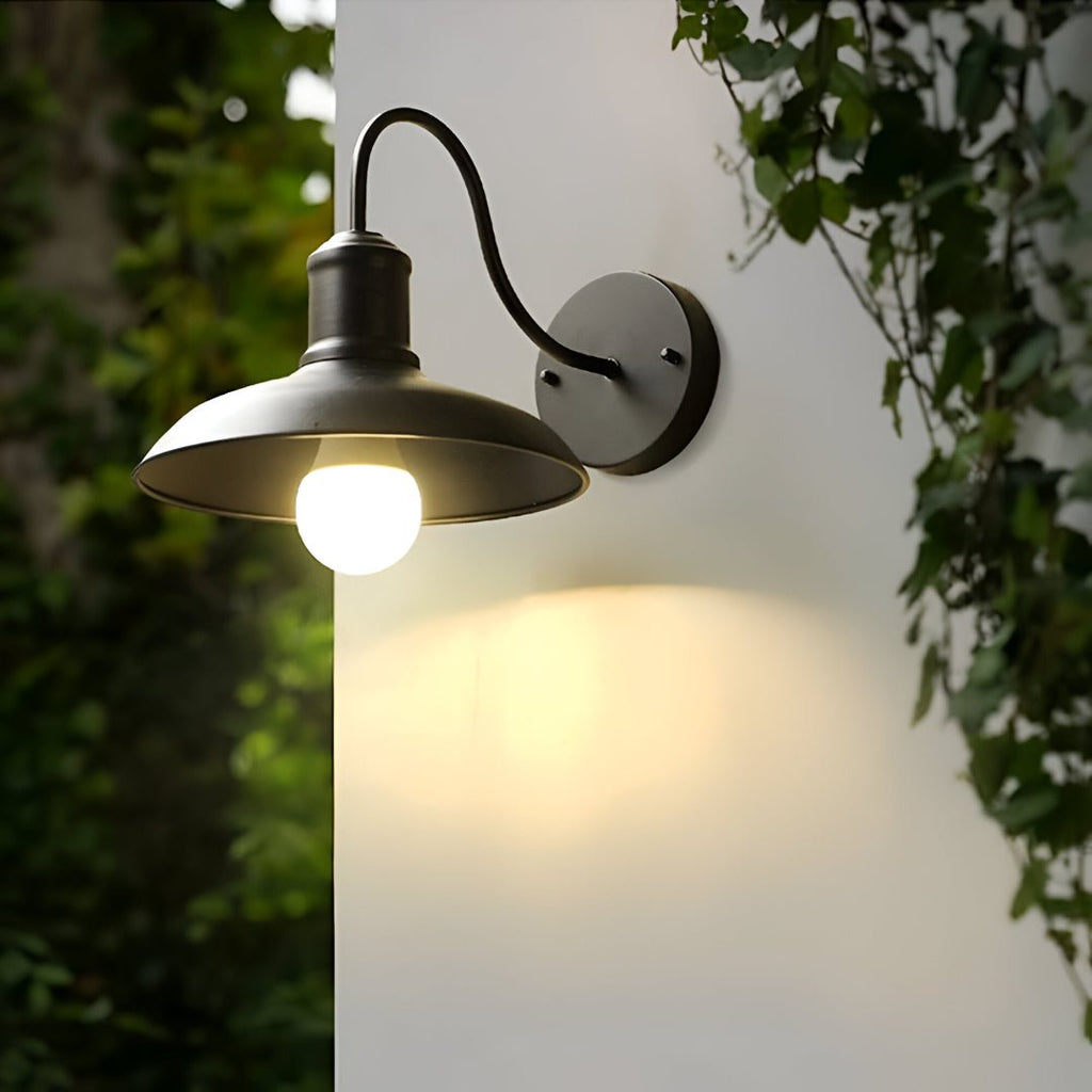 فانوس حائط خارجي كلاسيكي مع ذراع حديد صناعي LED وغطاء على شكل وعاء