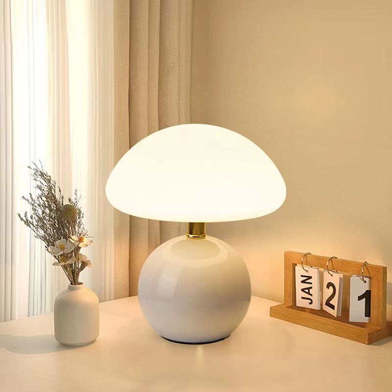 Lumiere Kremfarget Sopp Keramisk Bordlampe Bauhaus Stil