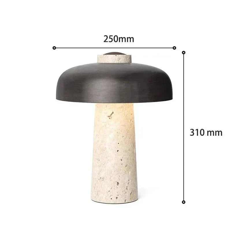 Aurelia stein- og metallbordlampe med varmt LED-lys fra Vrimlie